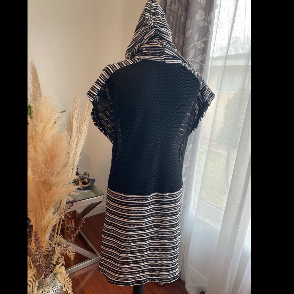 Cover up - Picture 2 of 3